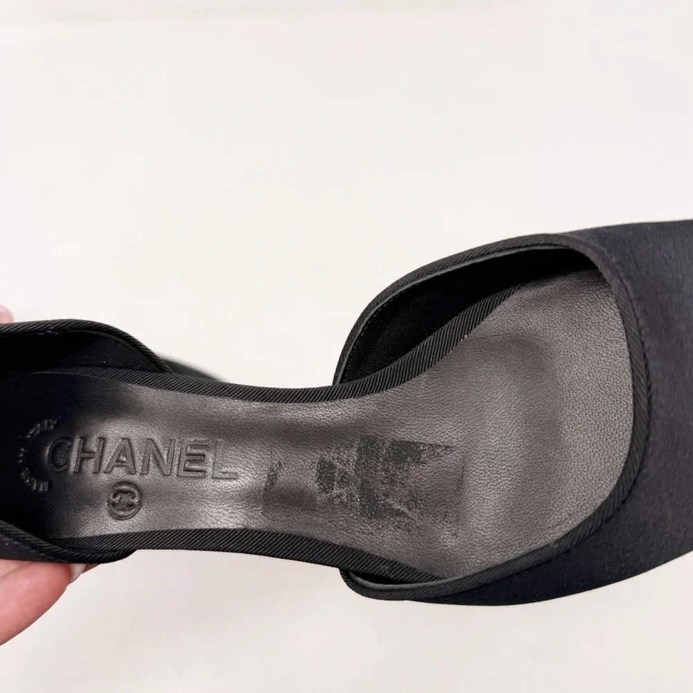 Chanel Black D’Orsay Heels Pointed Toe Kitten Heel Pumps with Silver CC Logo 41 - Picture 16 of 16